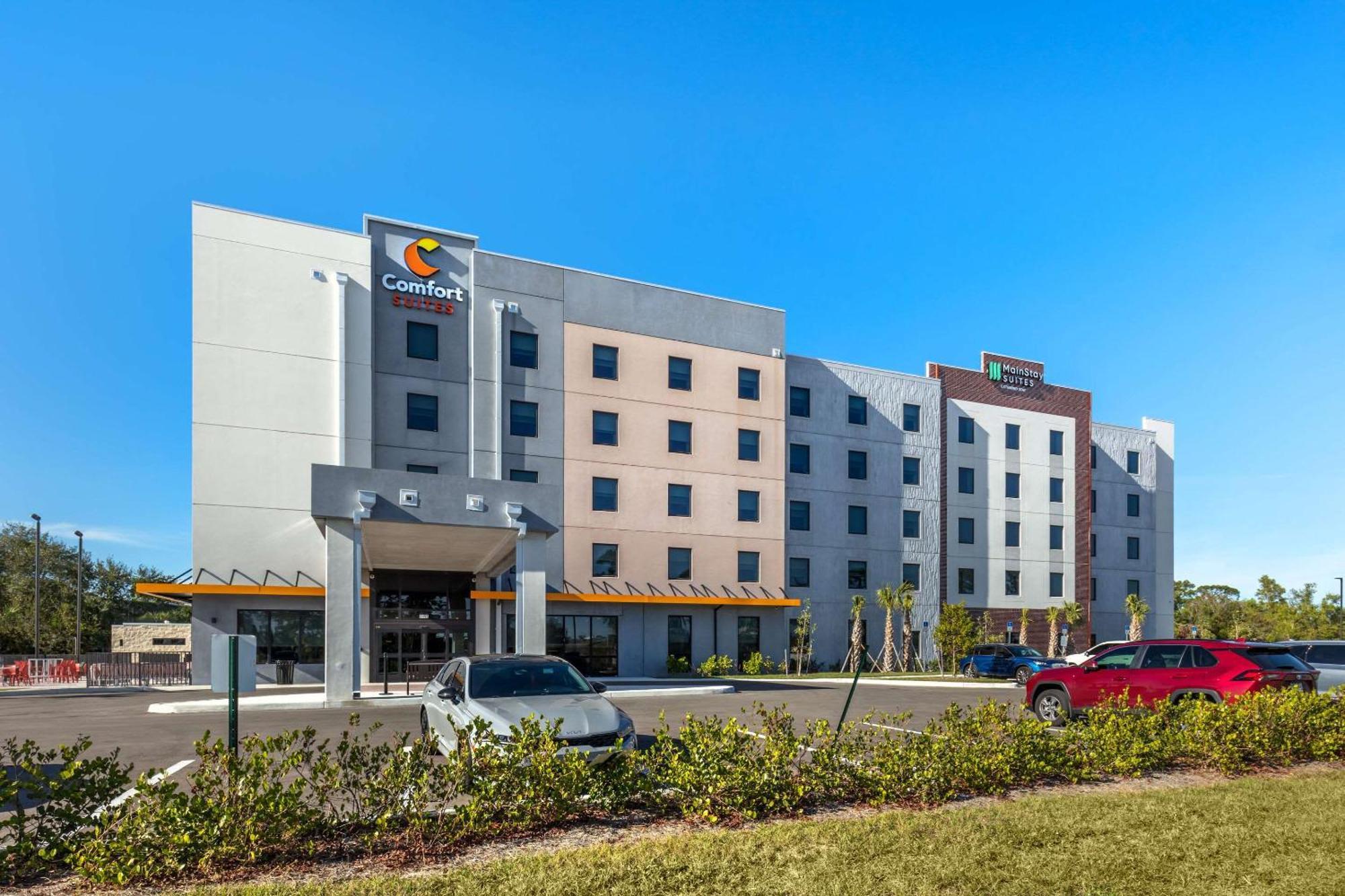 Comfort Suites Fort Myers East I-75 Exterior photo